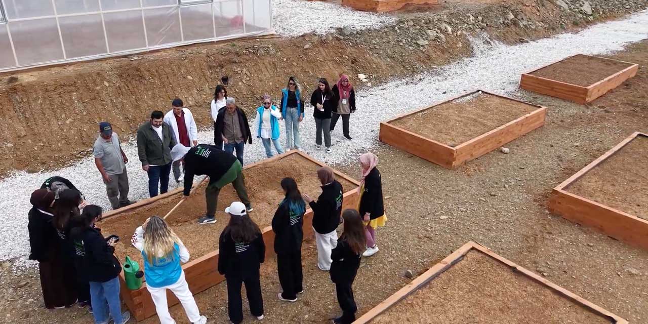 81 İlden Gelen Gençler 'Akıllı Tarım'la Buluşuyor