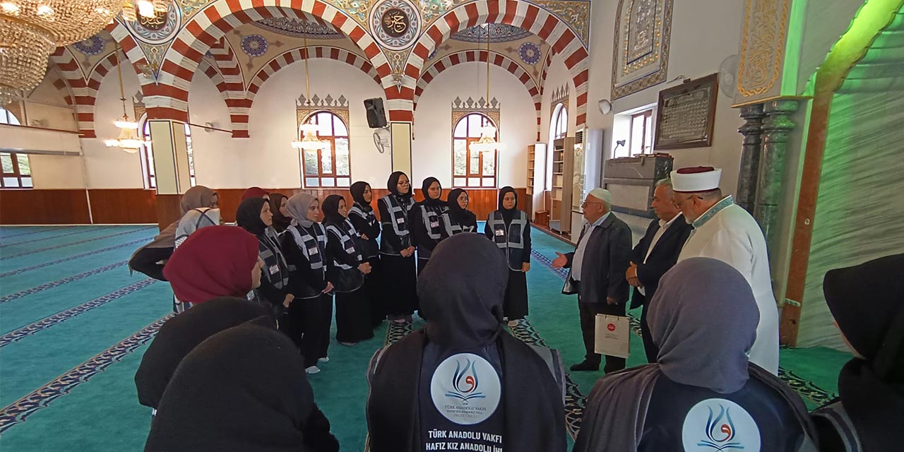 Konya’da Hafız Kız Anadolu İHL’den Camiler Haftasında Anlamlı Ziyaret