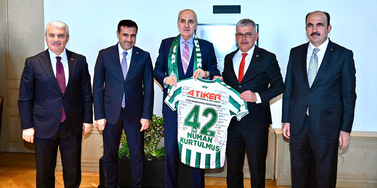 TBMM Başkanı Kurtulmuş’a Konyaspor Forması Hediye Edildi