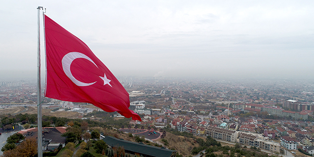 Akyokuş’a Dev Türk Bayrağı