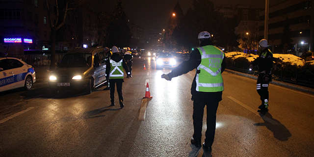 Yeni Yıla Aracının Başına Alkollü Geçen Sürücülere 302 Bin Lira Ceza