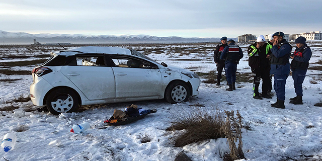 Konya'da Otomobil Şarampole Devrildi: 1 Yaralı