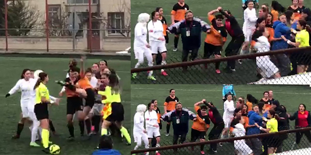 Kırmızı Kart Gören Kadın Futbolcu Kadın Hakeme Saldırdı