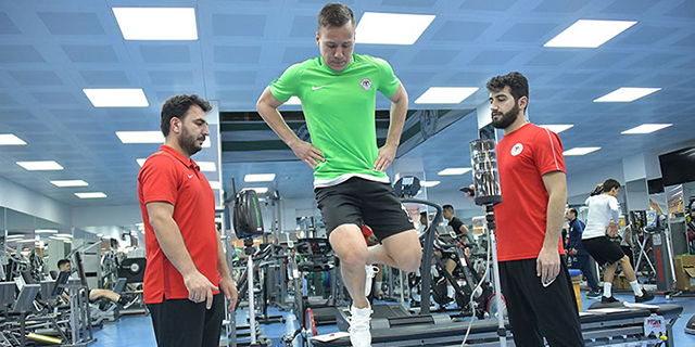 Konyasporlu Futbolculara “Dikey Sıçrama Testi” Uygulandı