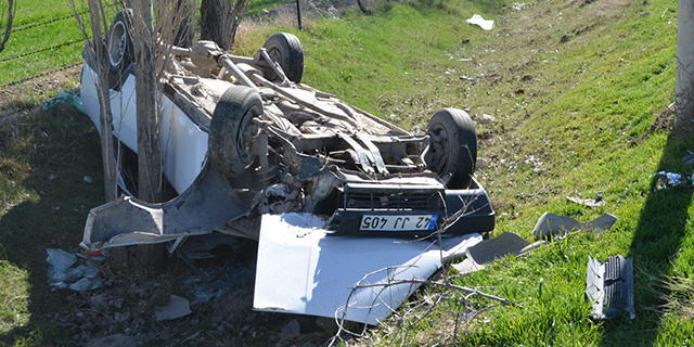 Takla Atan Otomobilin Sürücüsü Yaralandı