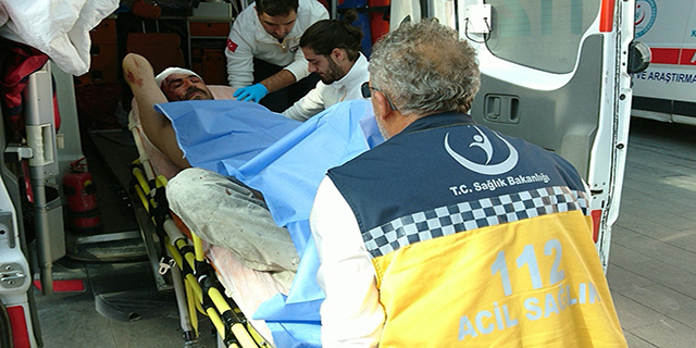 Laf atma kavgası kanlı bitti: 2 yaralı