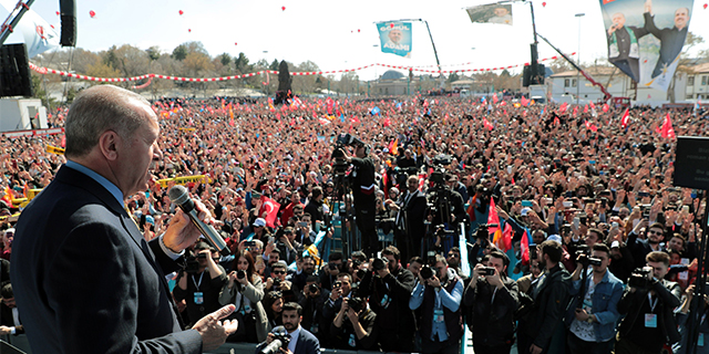 Cumhurbaşkanı Erdoğan: “Dönem Ders Vermek Değil, İki Elin Parmakları Gibi El Ele Verilecek Durumdur”