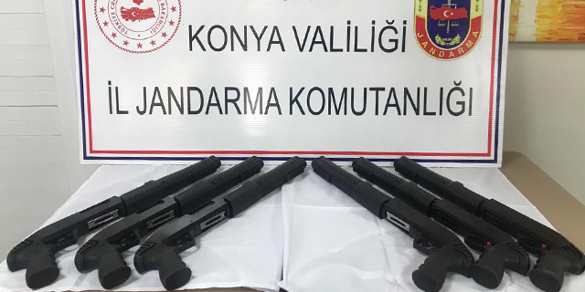Jandarmanın durdurduğu otomobilde 6 adet ruhsatsız tüfek ele geçirildi