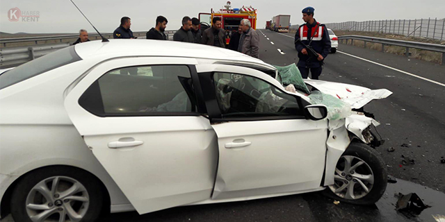 Konya’da otomobil tıra arkadan çarptı: 2 yaralı