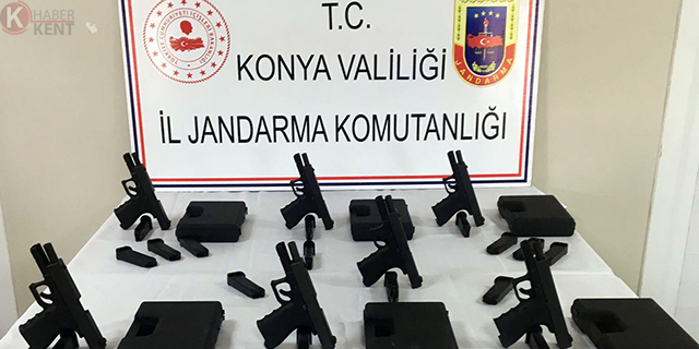 Konya’da 7 adet glock marka silah kaçak yolla satılırken ele geçirildi