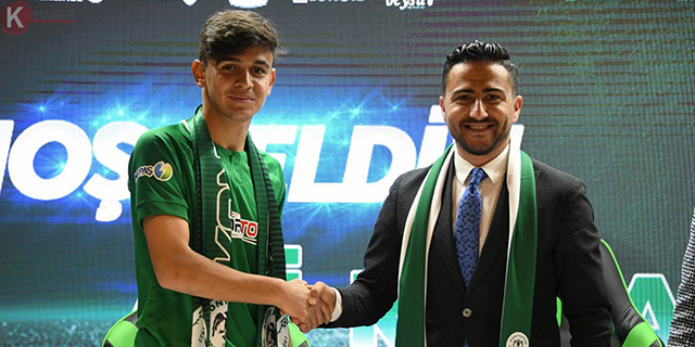 Konyaspor, Ali Karakaya ile profesyonel sözleşme imzaladı