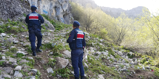 Konya’da ormanlık alanda çıplak erkek cesedi bulundu