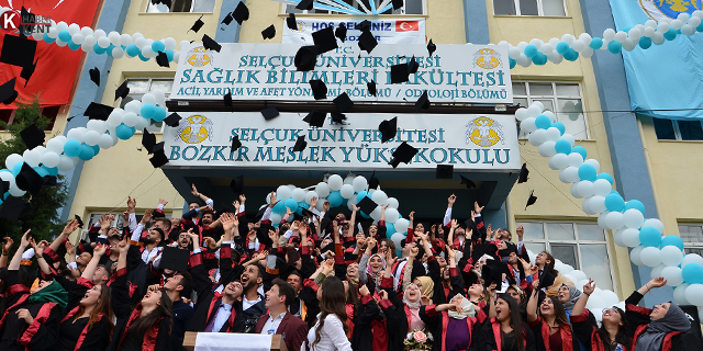 SÜ Bozkır MYO’da mezuniyet coşkusu