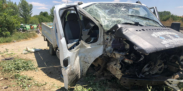 Akşehir’de hemzemin geçitte kaza: 4 yaralı