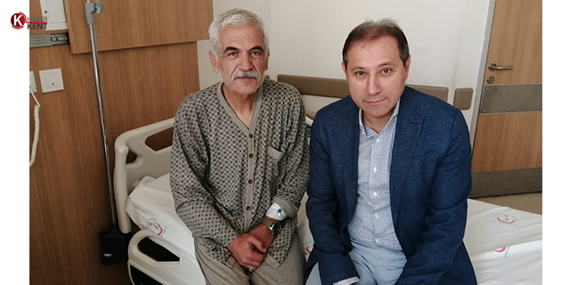 Başkan Karabacak’tan Gazeteci Ekmekcioğlu’na Geçmiş Olsun Ziyareti