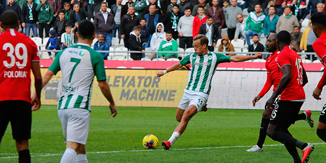 Konyaspor: 1 - Gençlerbirliği: 0 (İlk yarı)