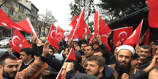 Gönüllü asker olmak isteyen yüzlerce kişi dilekçe verdi