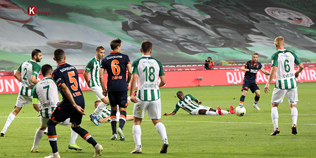 Süper Lig: Konyaspor: 3 - Başakşehir: 1 (İlk yarı)