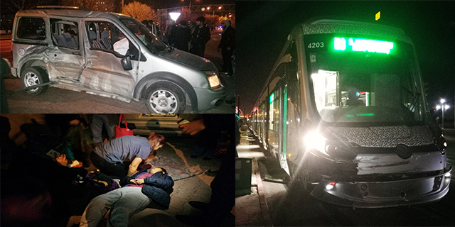Tramvayla hafif ticari araç çarpıştı: 3 yaralı