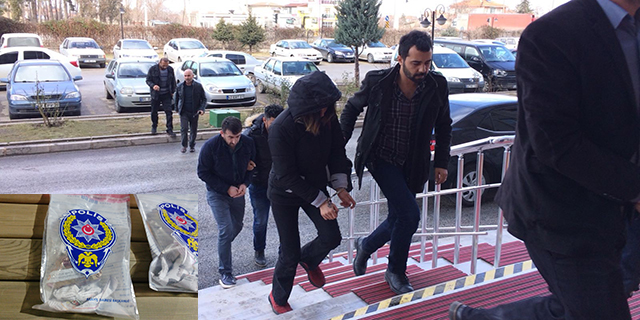 Polisten kaçan şüpheliler kovalamaca sonucu yakalandı
