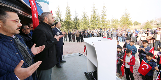Beyşehir’de Cuma namazı çıkışında Afrin şehitleri için dua
