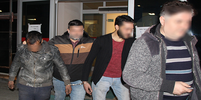 Televizyon hırsızları devriye atan polise yakalandı