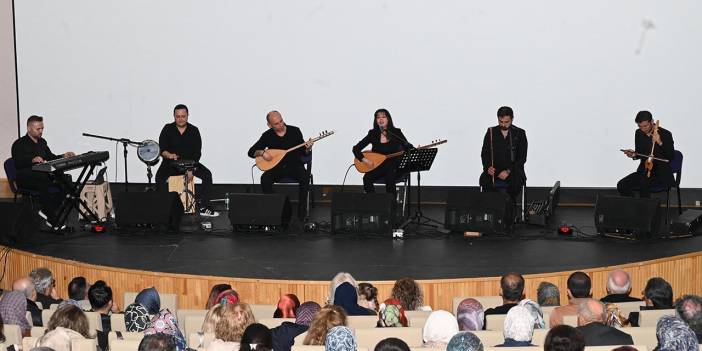 Seydişehir’de Türk Halk Müziği Konserine Yoğun İlgi