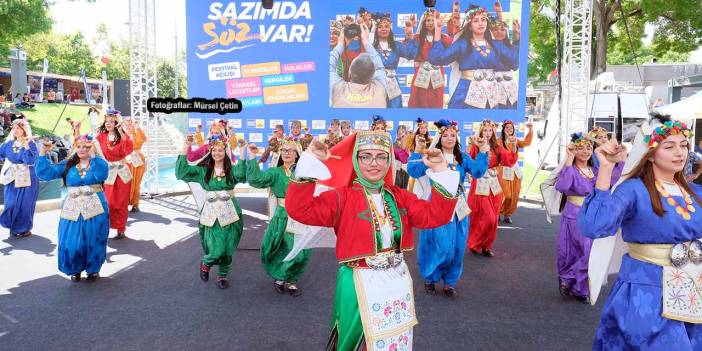 Ilgın Belediyesi Halk Oyunları Ekibinin Gösterisi Yoğun Beğeni Topladı