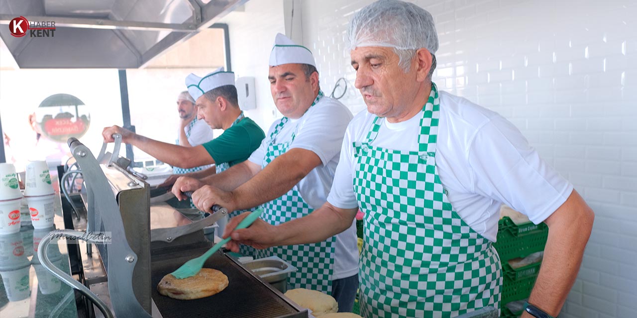 9eyl-ekrem-coskun-tost3.jpg