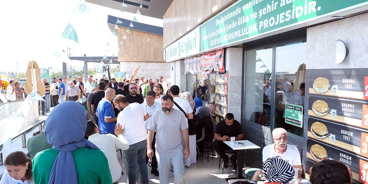 9eyl-ekrem-coskun-tost4.jpg