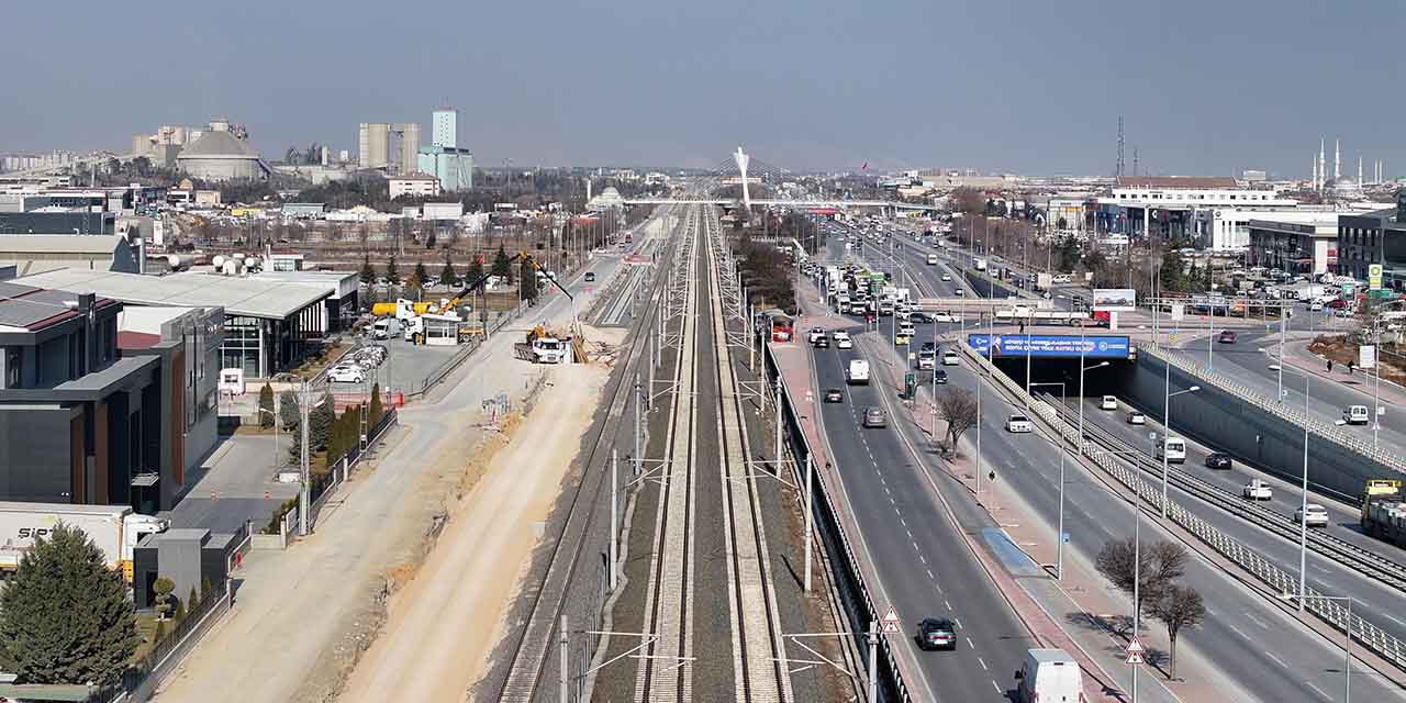 4subt-buyuksehir-tramvay2.jpg