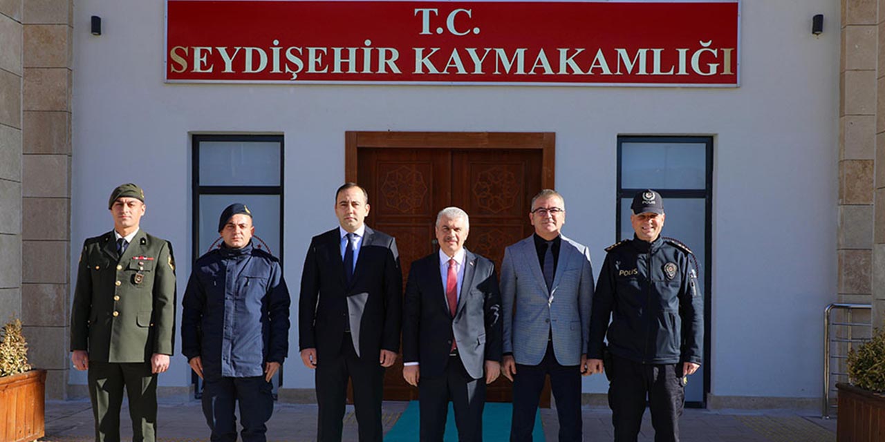 7mart-vali-seydisehir2.jpg