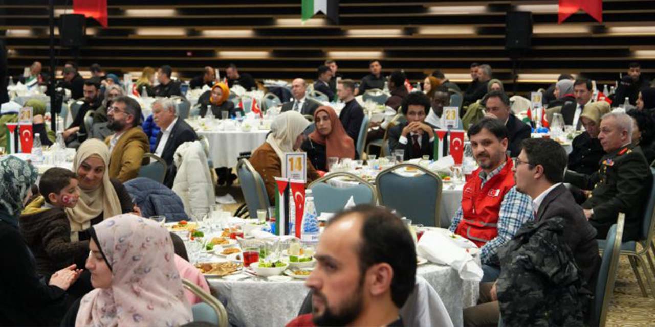 9mart-icisleri-bakani-iftar2.jpg