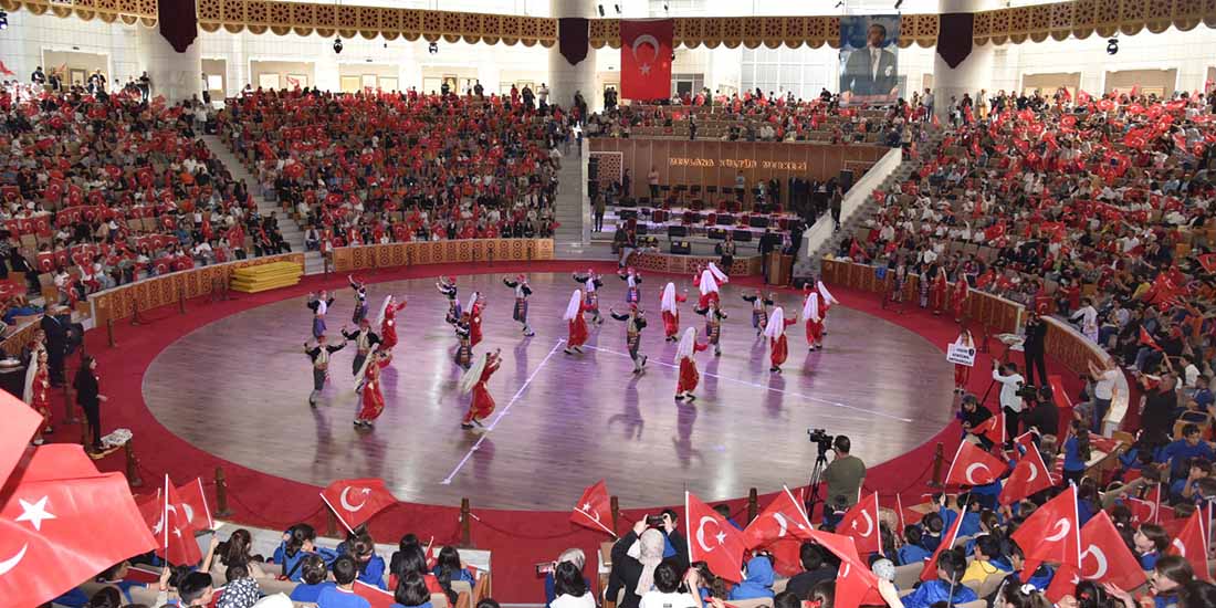 23nis-cocuk-bayrami3.jpg