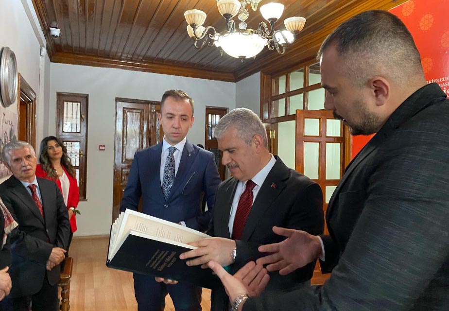 25nis-vali-ziyaret-iletisim-baskanligi1.jpg