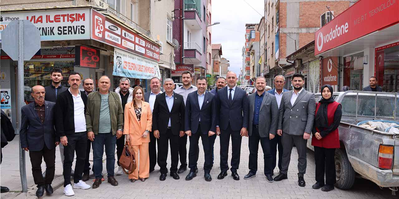 27nis-ak-parti-cumra2.jpg