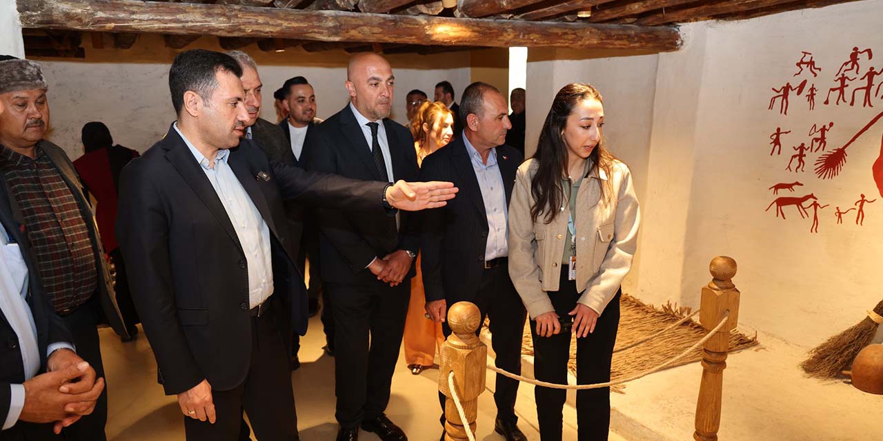 27nis-ak-parti-cumra4.jpg