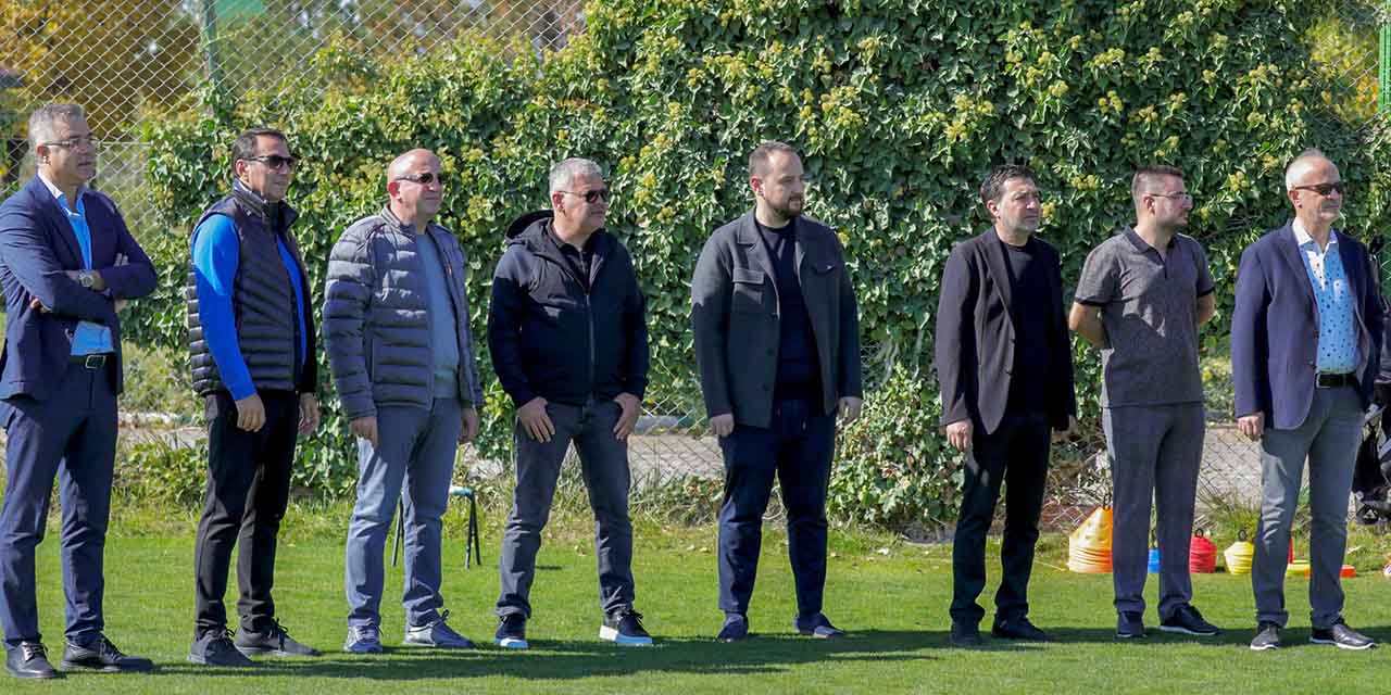 25ekm-konyaspor-yonetim3.jpg