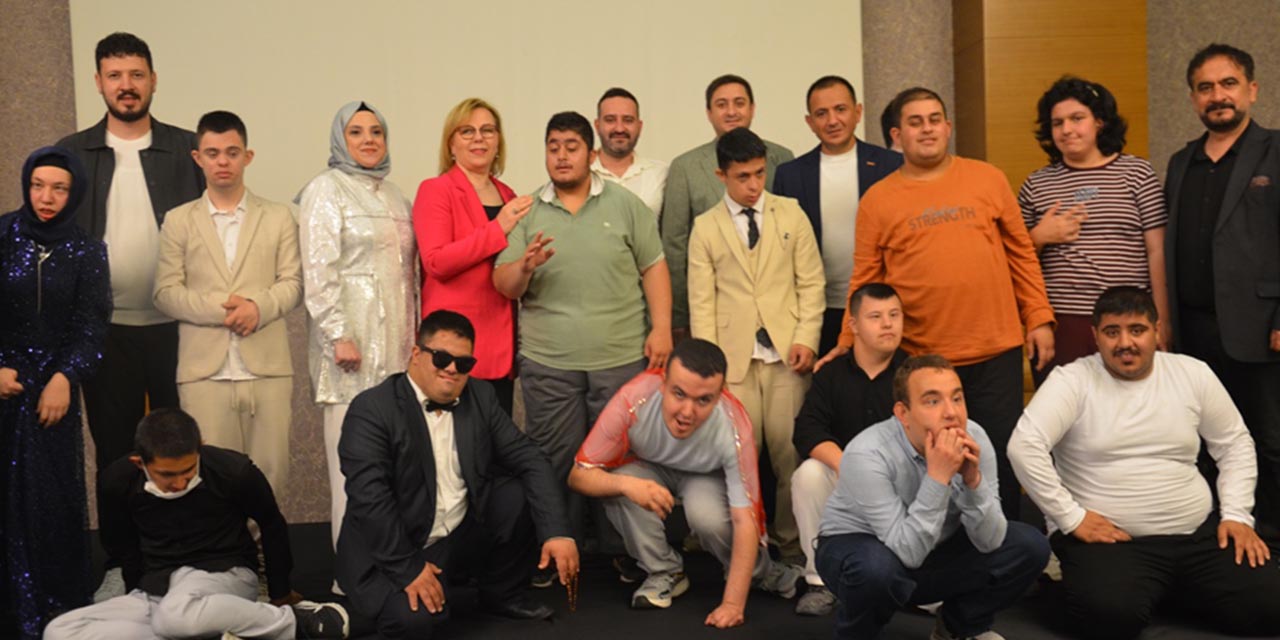13mays-asker-kina4.jpg