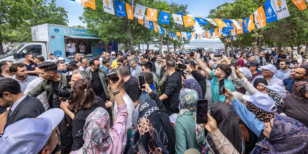 4tem-ak-parti-icisleri3.jpg