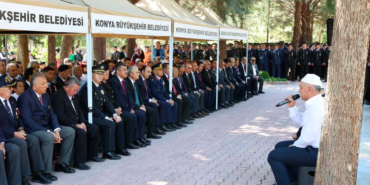 15tem-sehitlik-ziyaret2.jpg