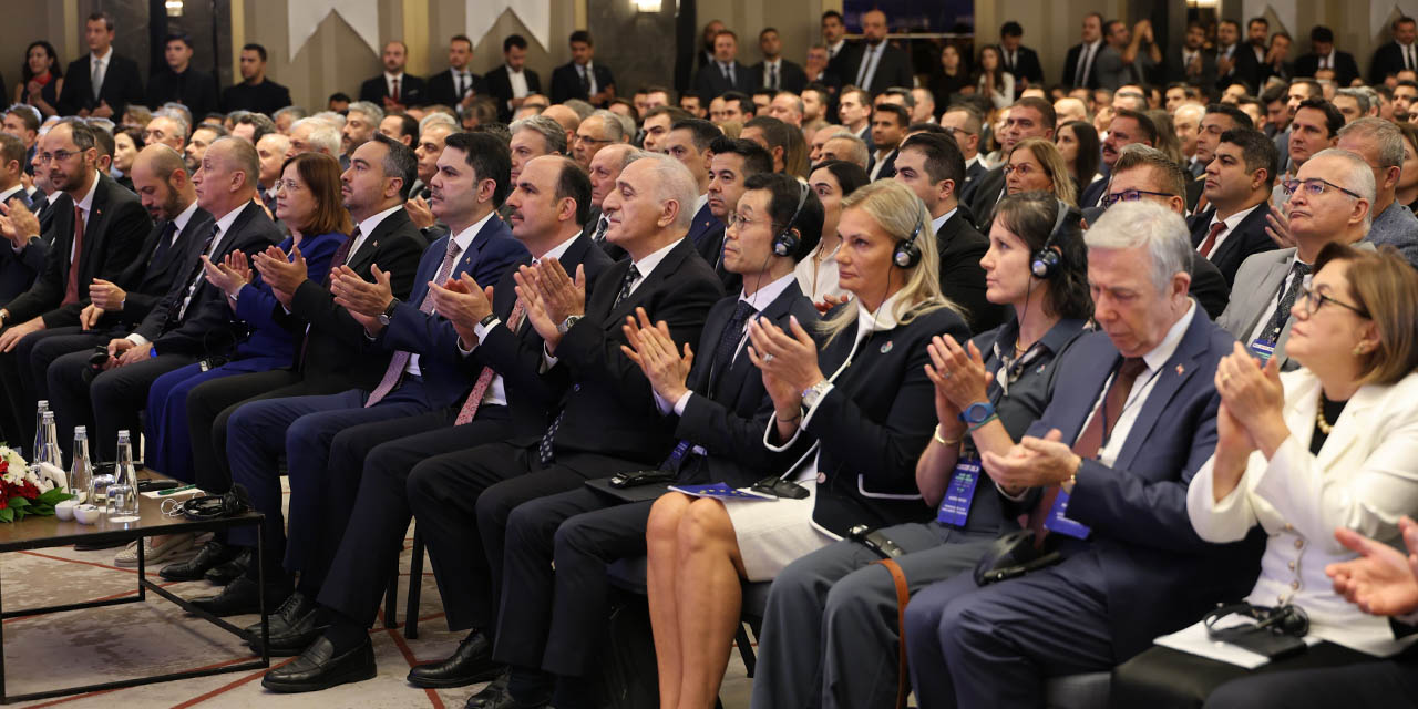 13agus-bakan-murat-kurum3.jpg