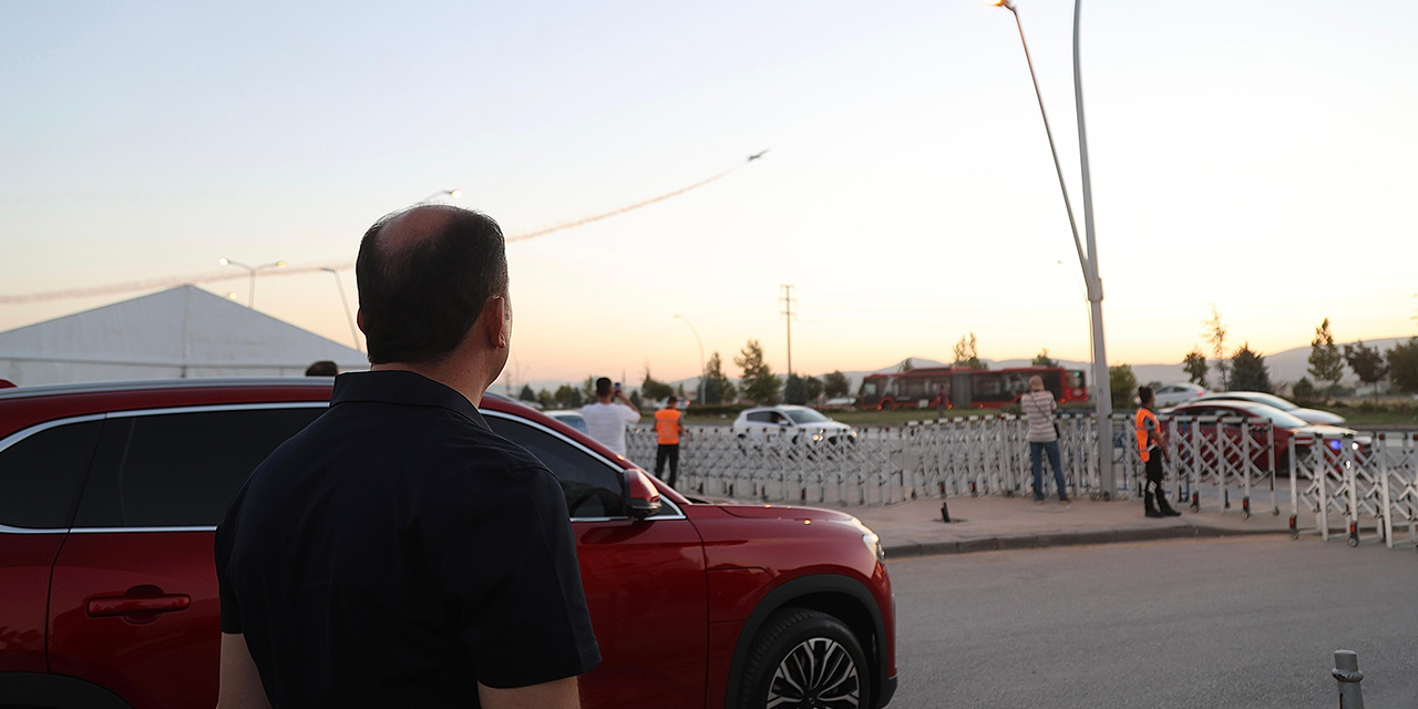 23agus-buyuksehir-turk-yildizlari3.jpg