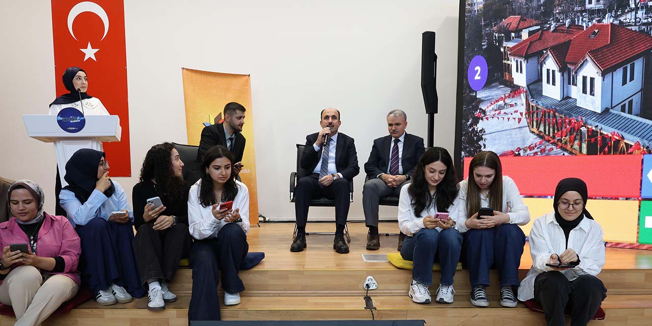 6ekm-buyuksehir-ogrenciler2.jpg