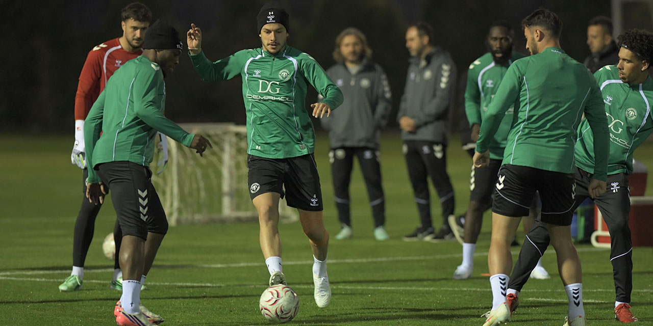 20ekm-konyaspor-antrenman2.jpg